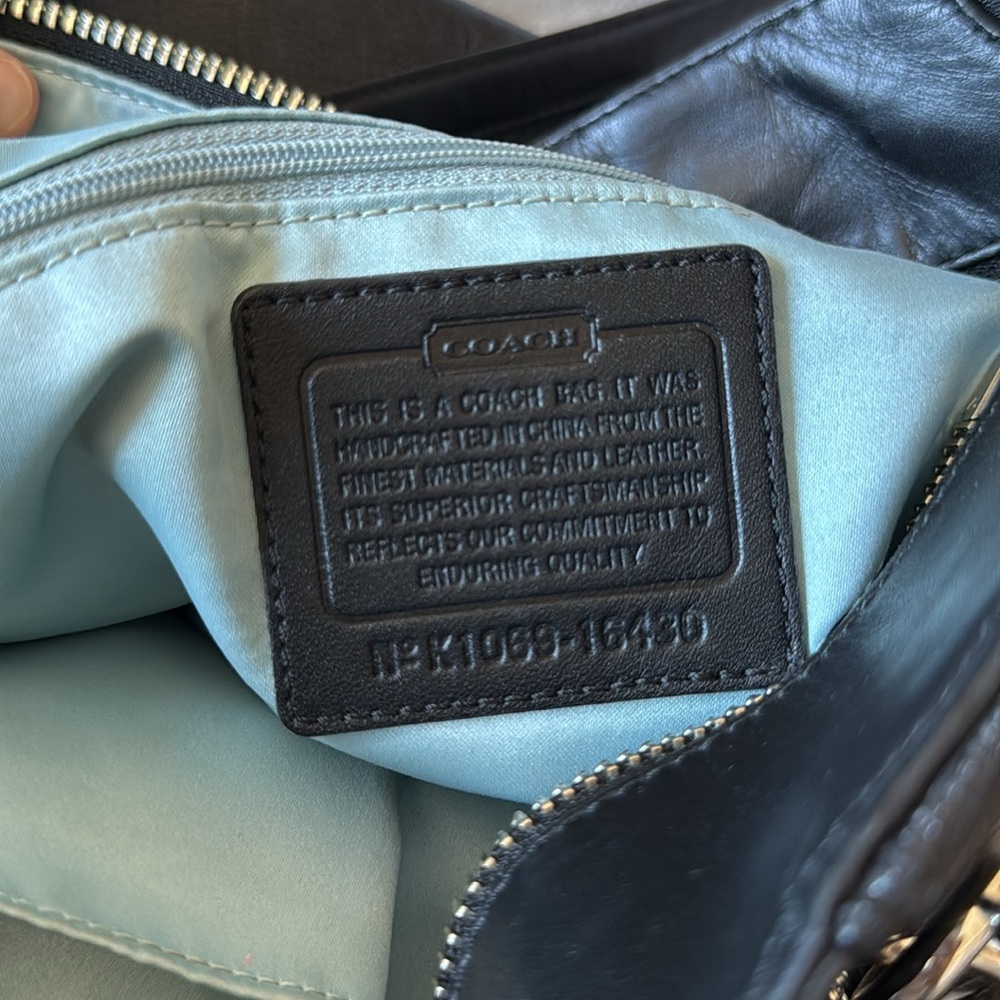 COACH Elegant Black Leather Tote Bag - Picture 13 of 17